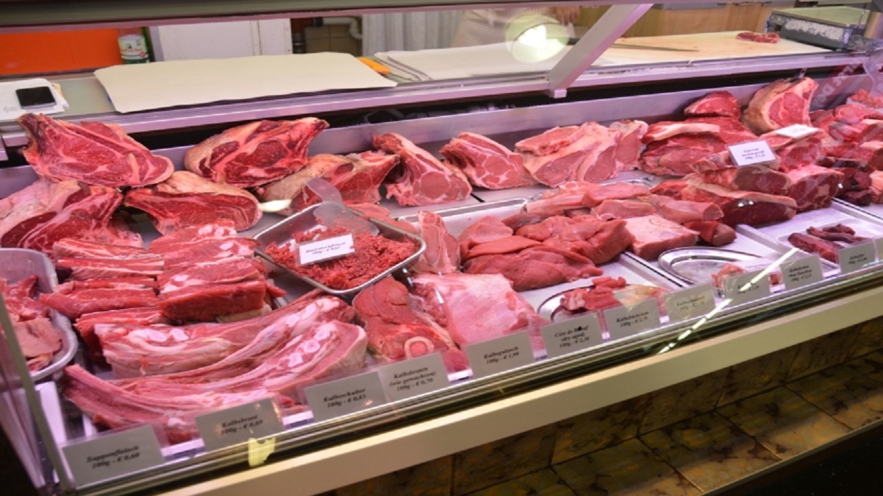 فروش نرساندن گوشت با نرخ دولتی توسط فروشگاهی در تهران صدای مشتریان را درآورد