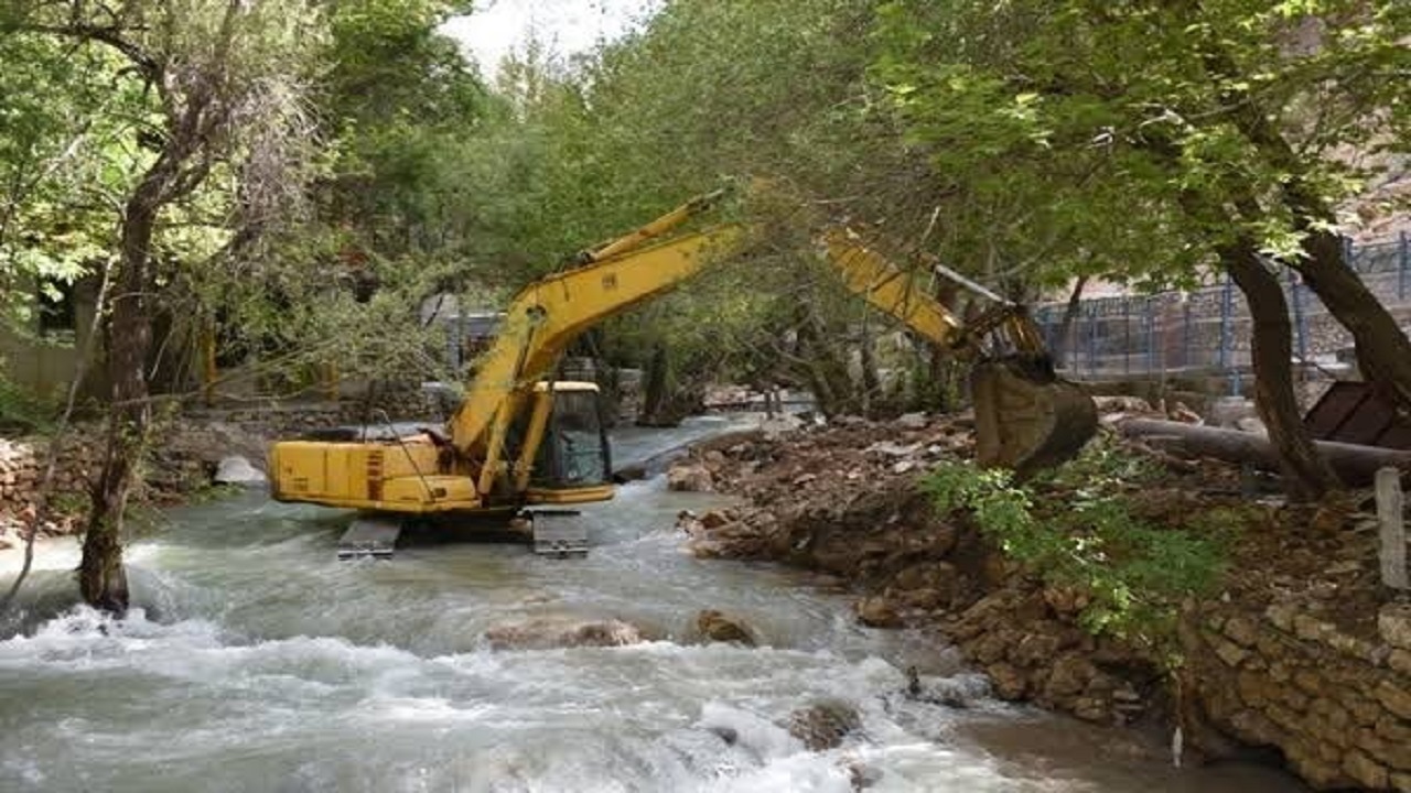 رفع تصرف بیش از ۷۱ هزار مترمربع اراضی حریم رودخانه‌های کردستان