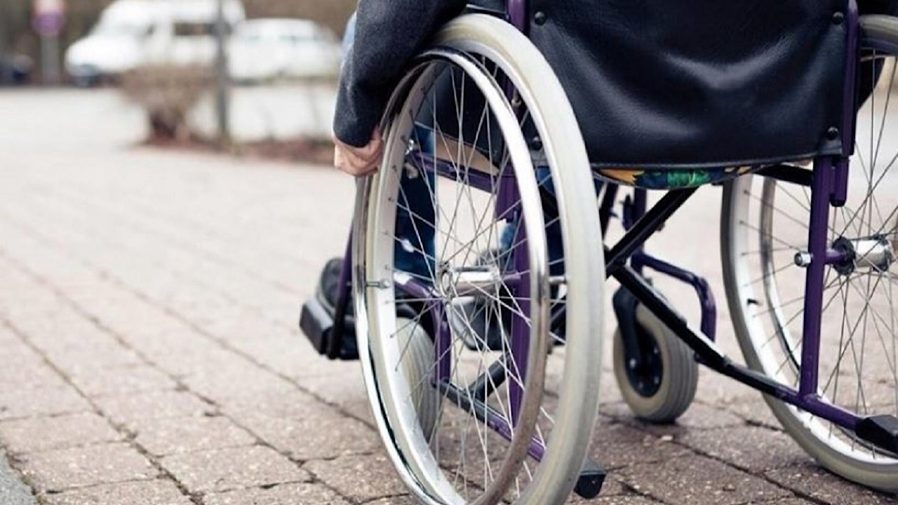 وزارتخانه‌ها به وظایف خود در قبال معلولان عمل کنند