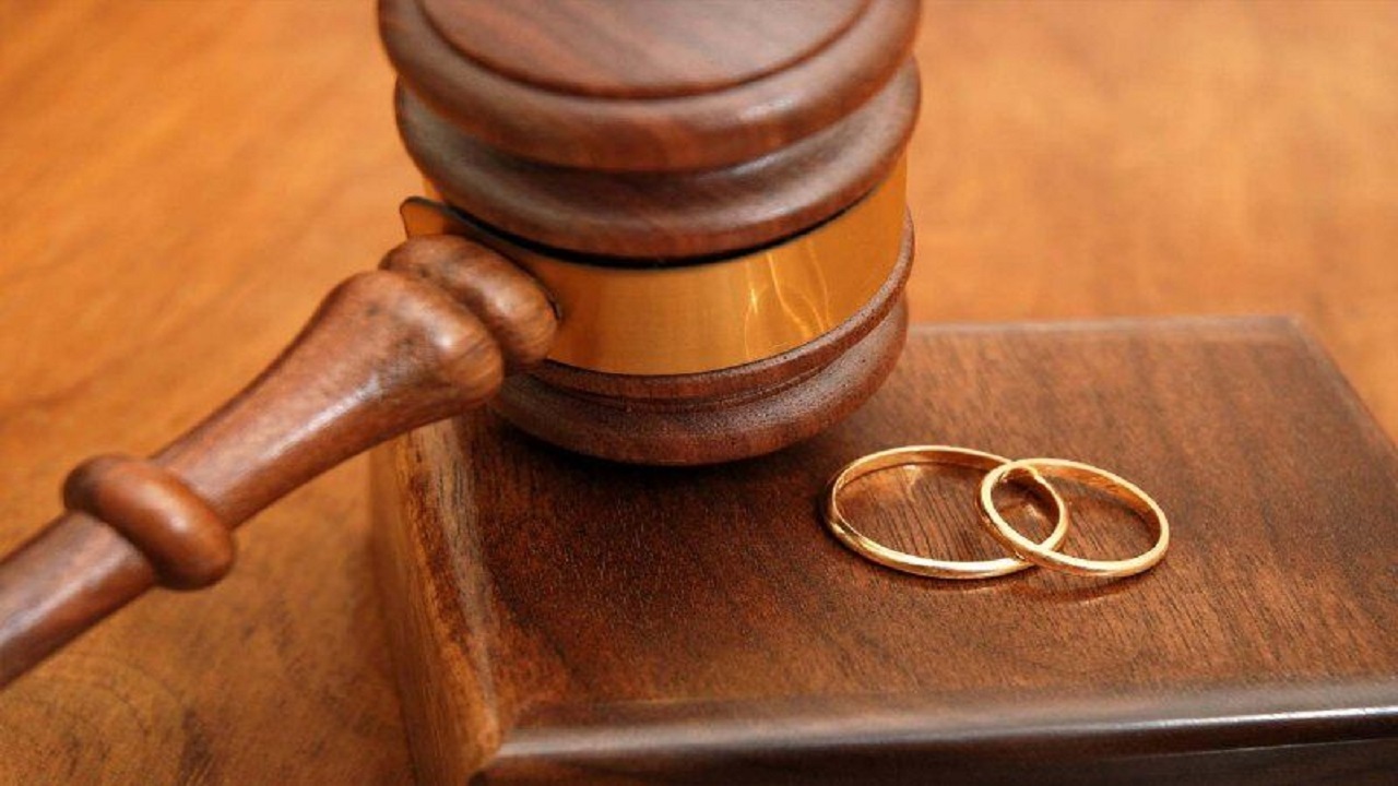 طلاق به خاطر درددل عروس با دیگران