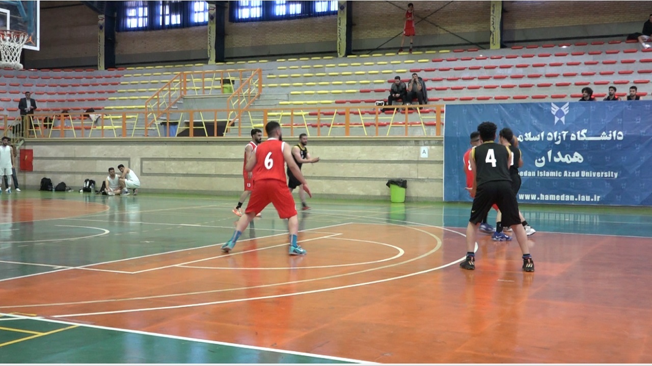 آغاز مسابقات بسکتبال ۳ نفره دانشگاه آزاد کشور در همدان