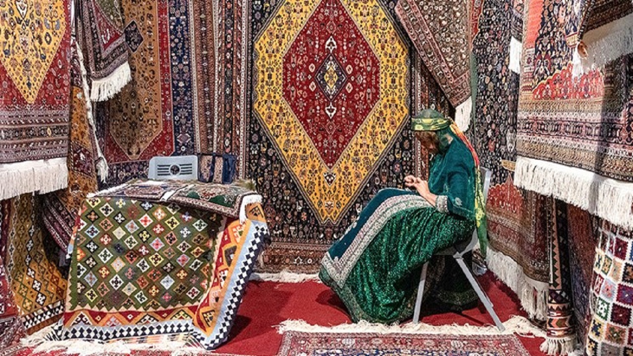 برپایی نمایشگاه فرش دستباف استان قم