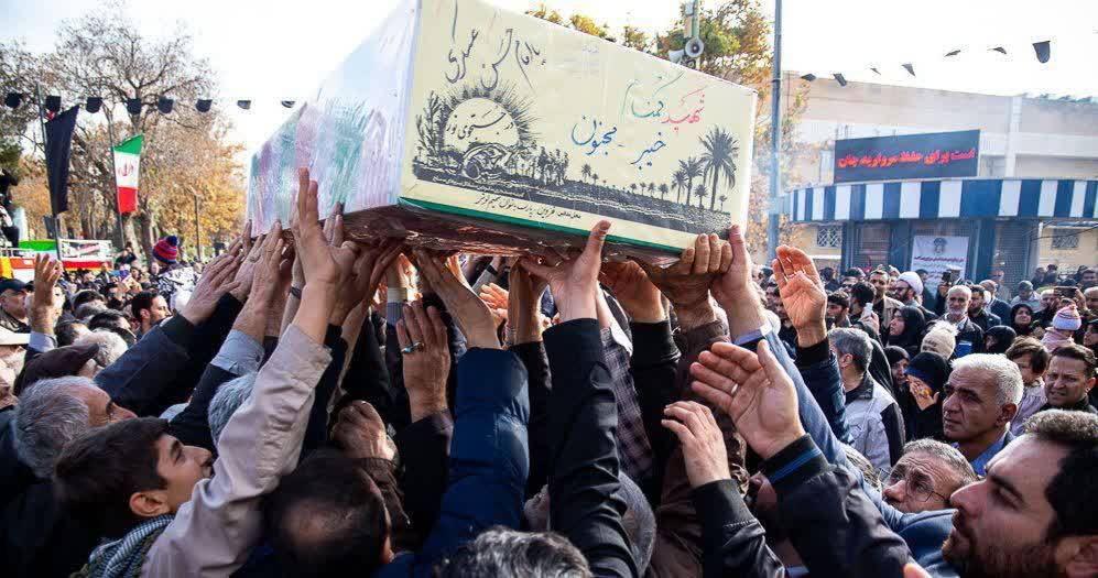 وداع مردم قزوین با پیکر پاک و مطهر ۸ لاله فاطمی