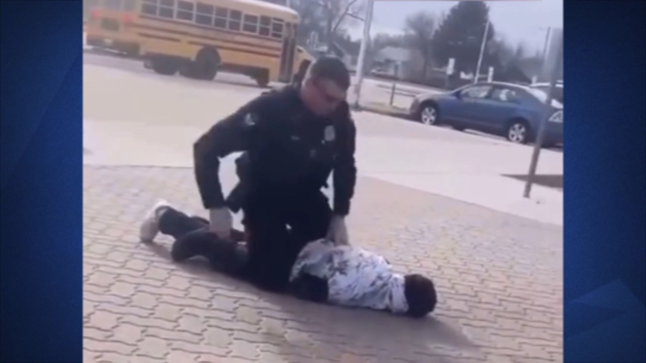 ضربه مغزی یک دانش آموز هنگام بازداشت توسط پلیس آمریکا + فیلم
