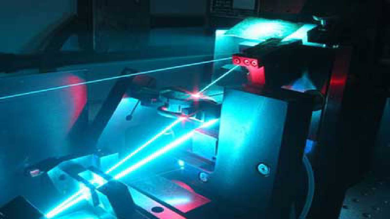 تولید انواع دستگاه‌های مبتنی بر لیزر با بهره‌گیری از اپتیک غیر خطی