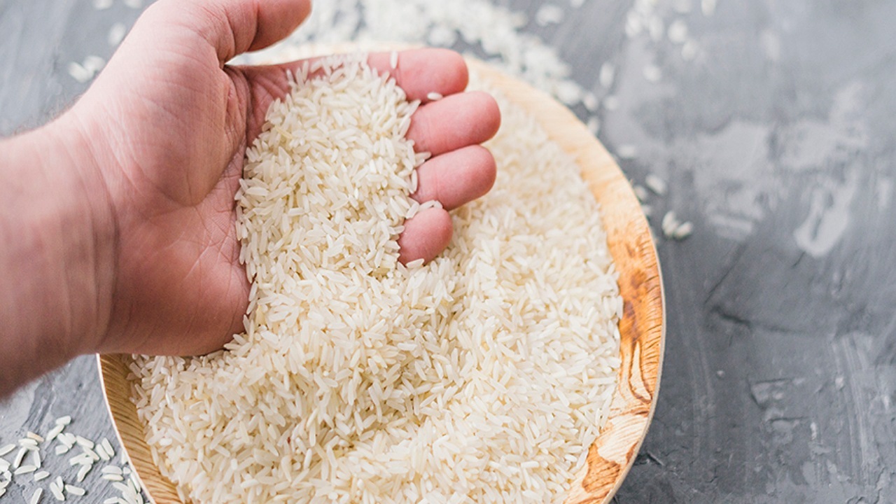 چگونه برنج تازه و کهنه را تشخیص دهیم؟ + فیلم