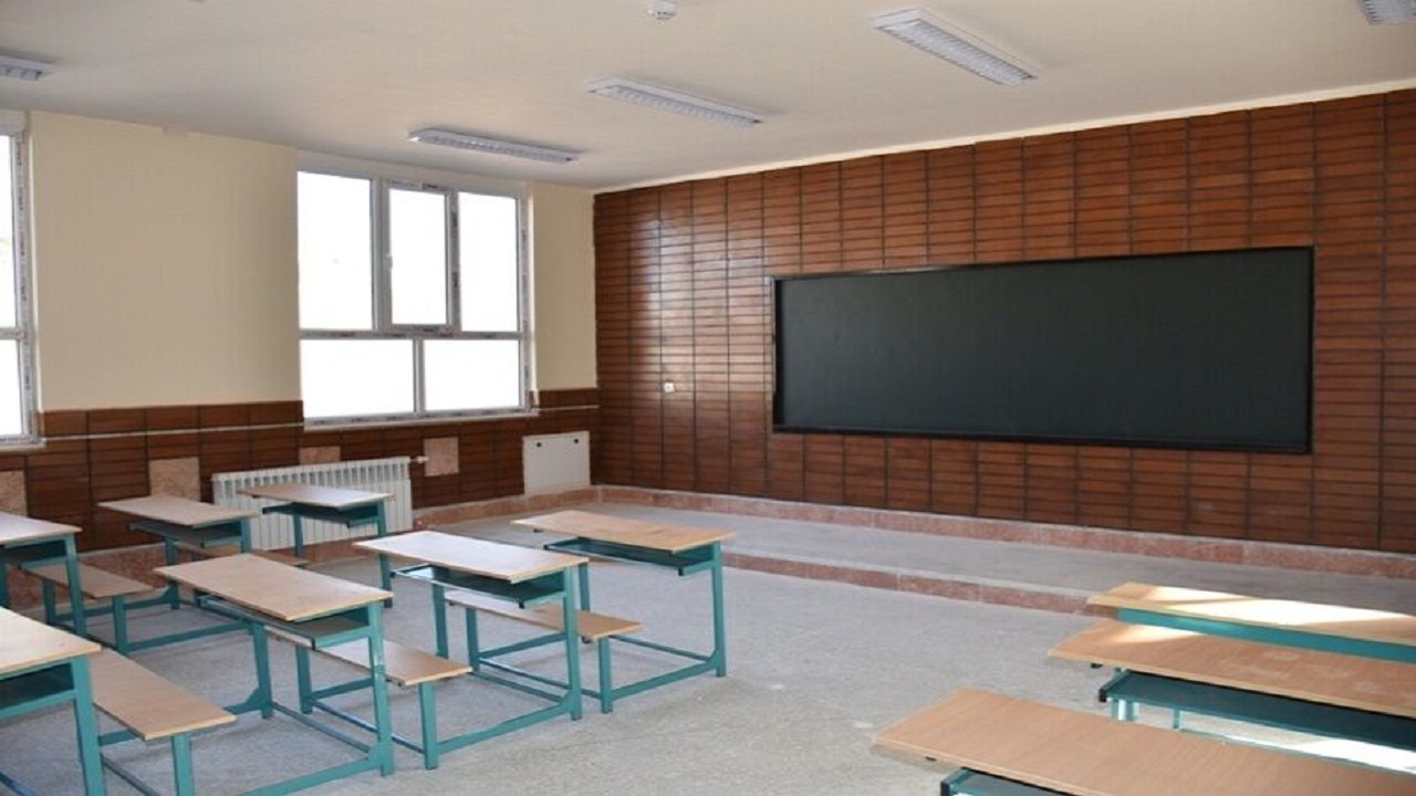 تفاهم‌نامه ساخت ۴۸ کلاس درس در طرح‌های نهضت ملی مسکن استان مرکزی منعقد شد