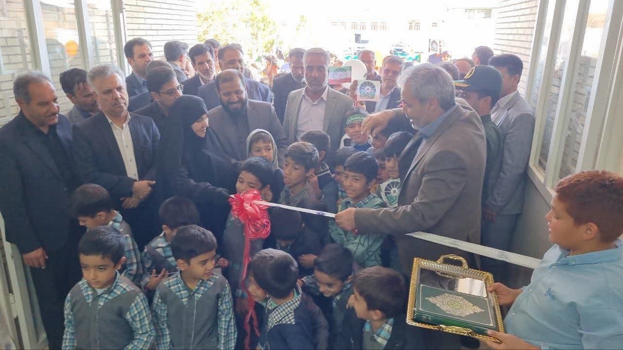 افتتاح مدرسه ۱۲ کلاسه سازمان عمران کرمان در روح آباد