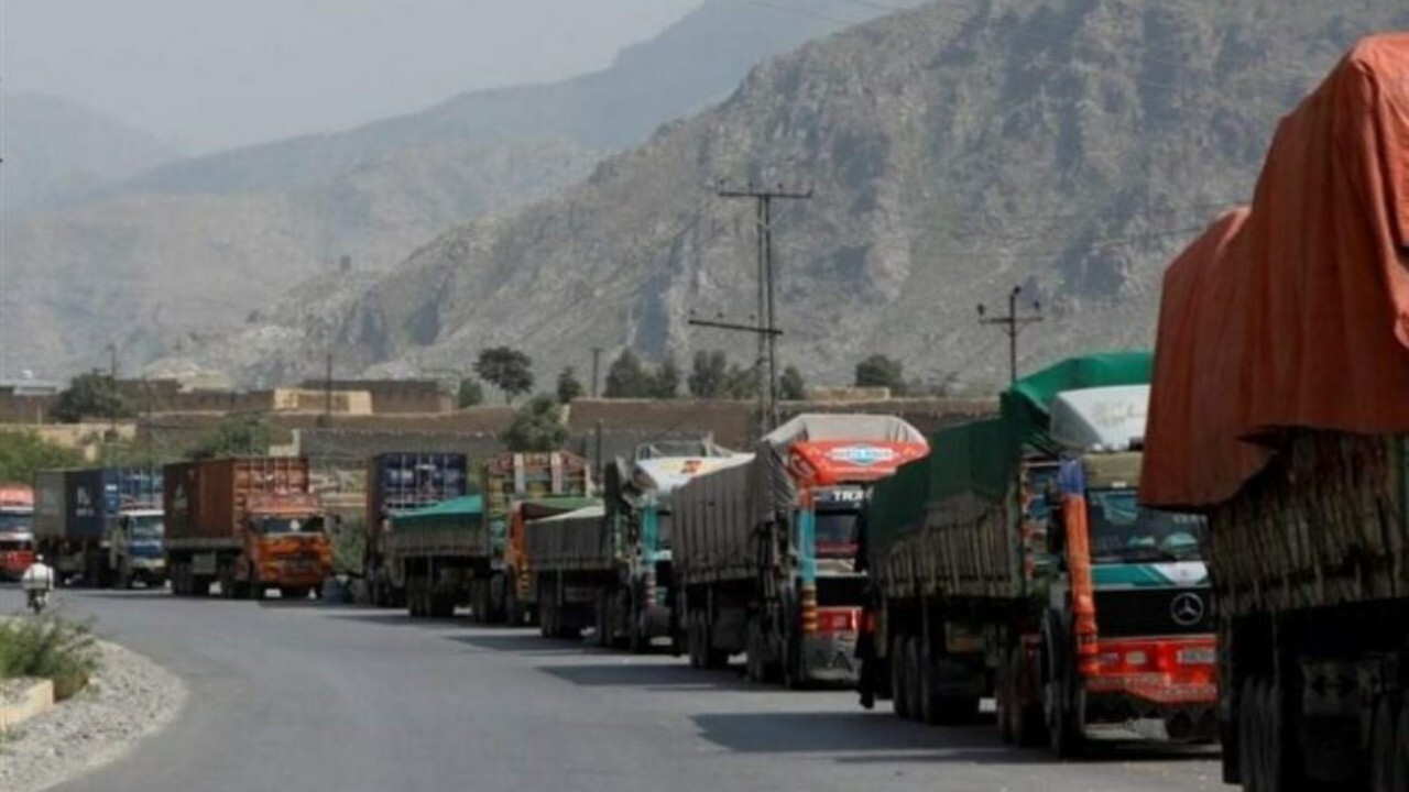 توقف کامیون های انگور صادراتی پشت مرزهای پاکستان