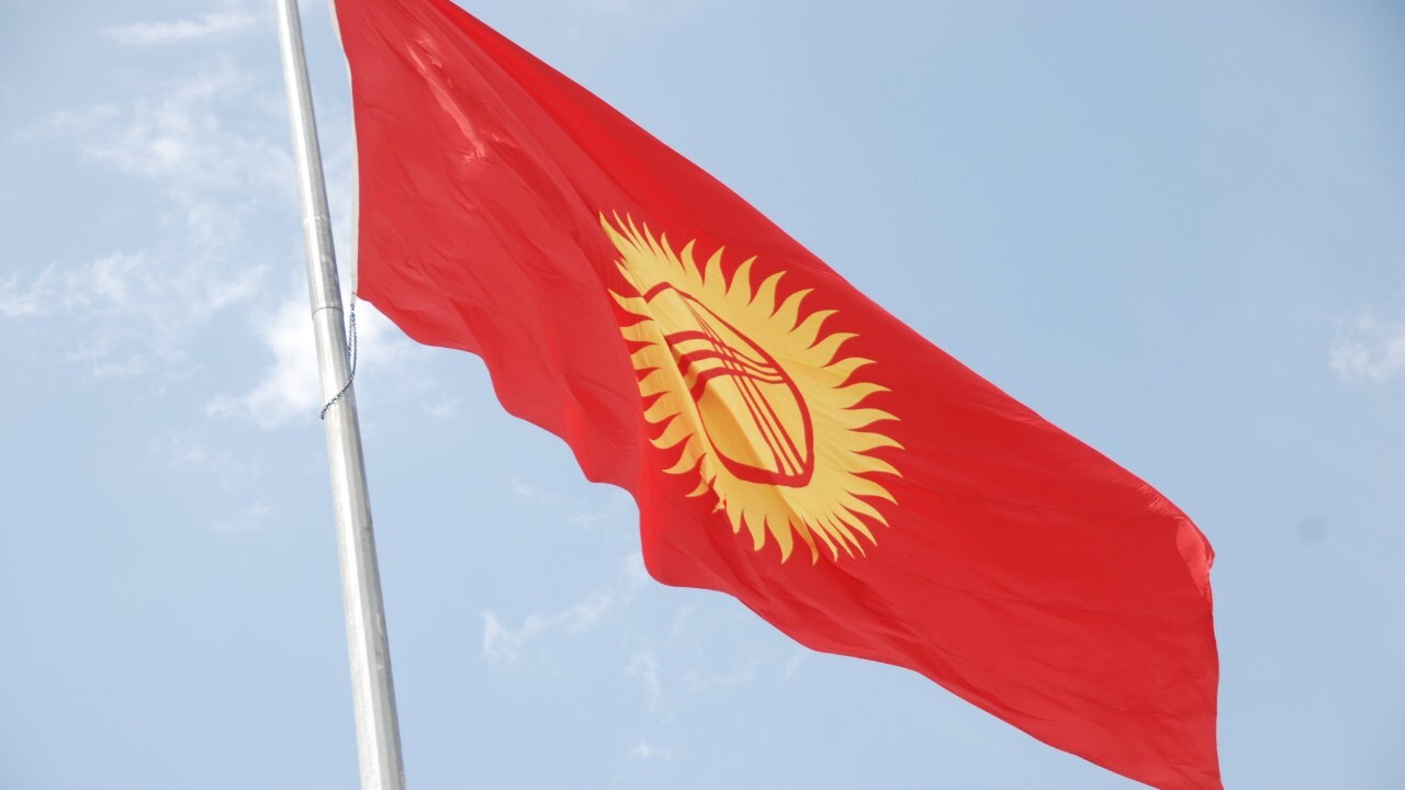 کمک ۱۰۰ تنی قرقیزستان به افغانستان