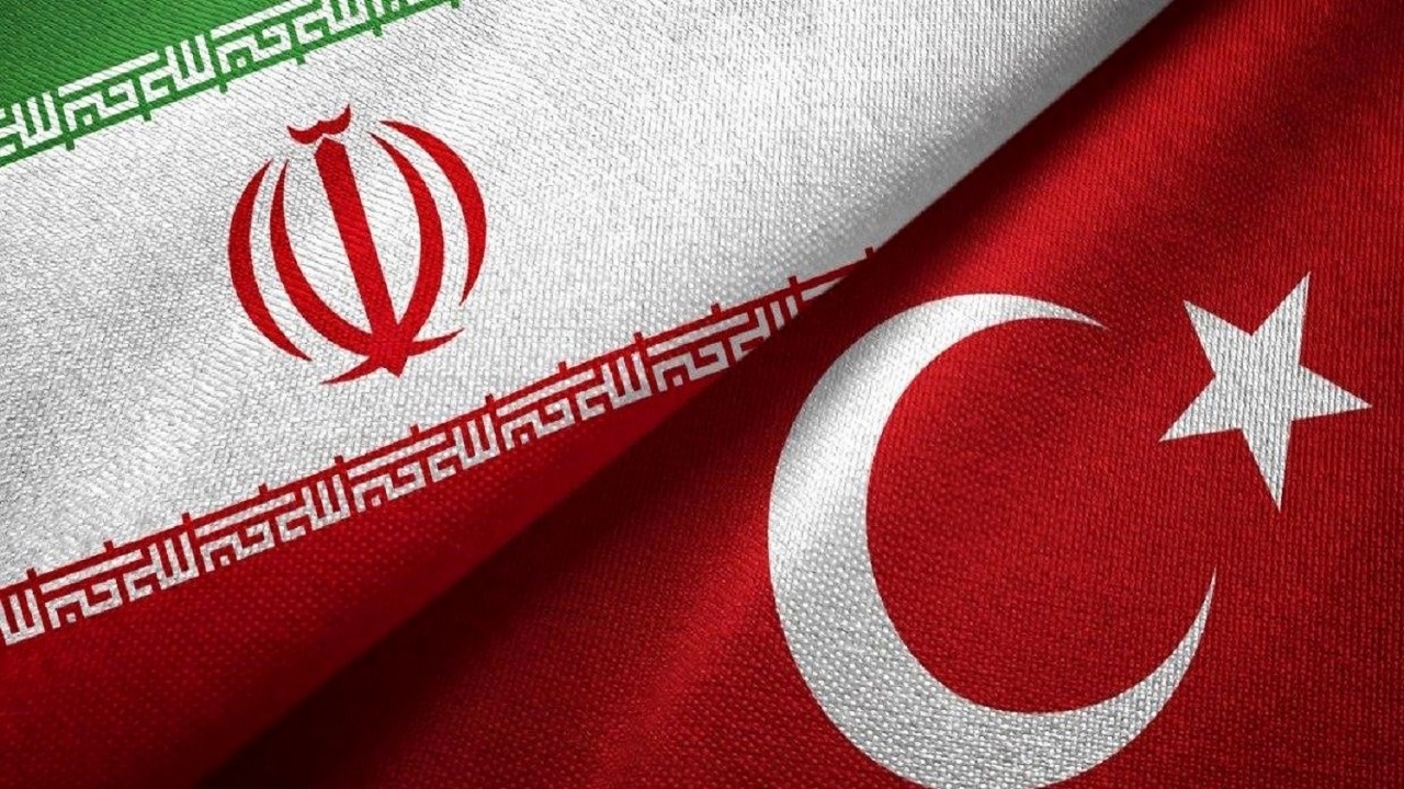 انتقال یازده زندانی ایرانی از ترکیه به داخل کشور