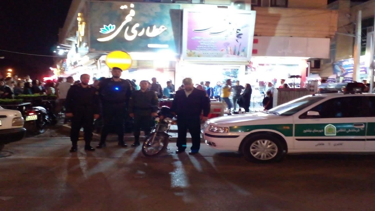 گوشه‌هایی از نظم حاکم در بازار‌های شب عید نیشابور با حضور مدافعان نظم و امنیت