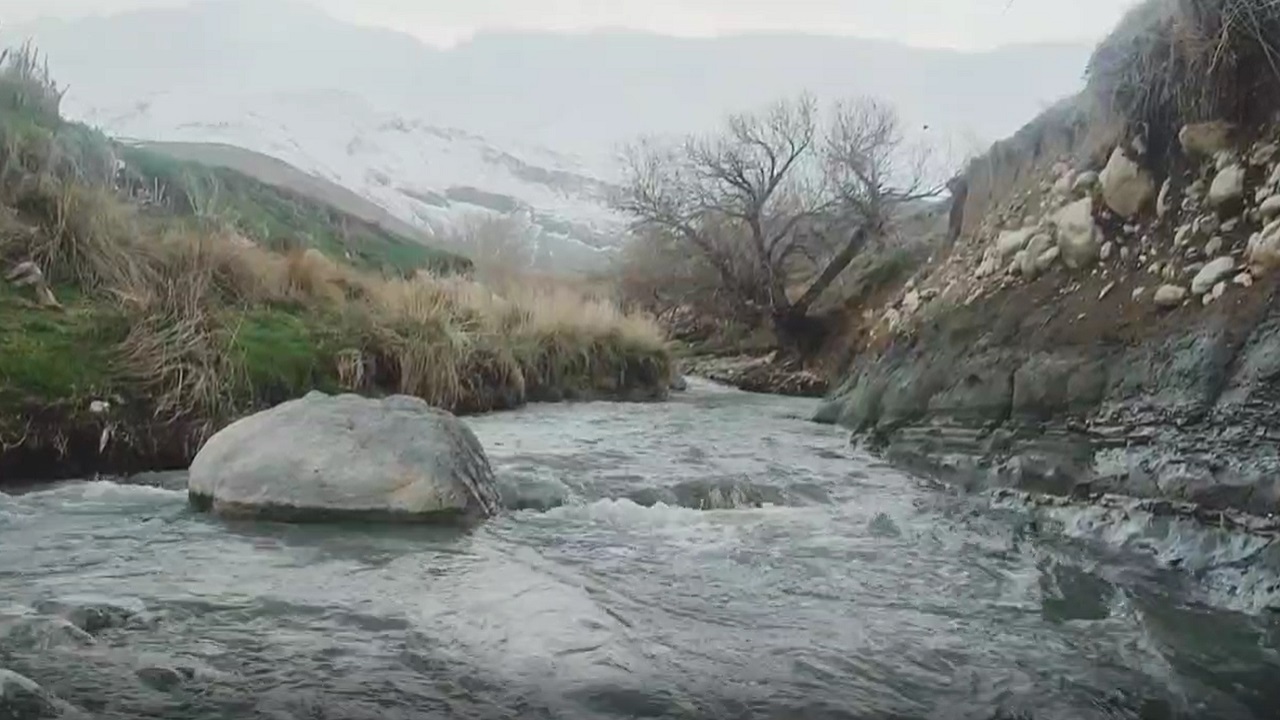 آرامش بهاری در کنار رودخانه روستای گلحیدر + فیلم