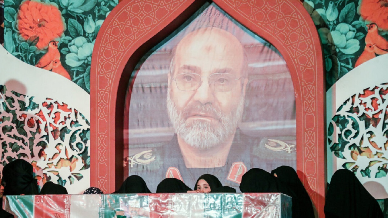مراسم تشییع پیکر سردار شهید زاهدی در اصفهان برگزار شد