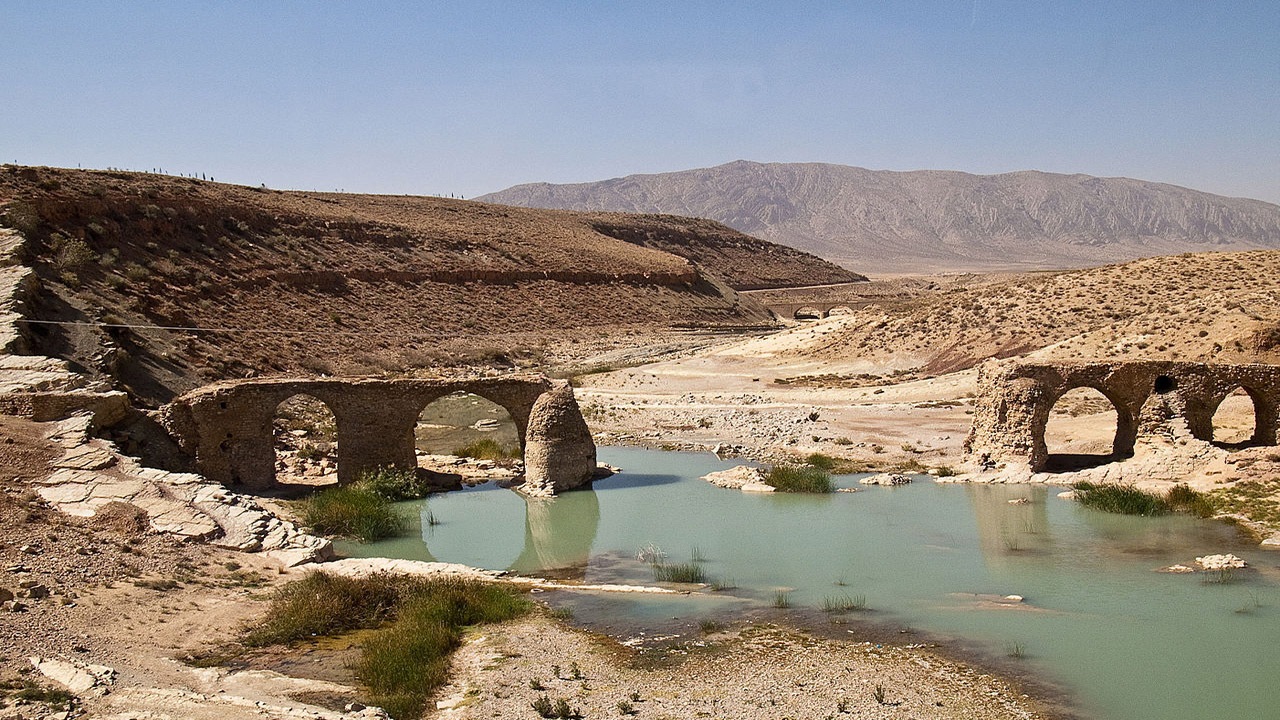 تخریب شبانه بخشی از اراضی رودخانه قره‌آغاج در سیاخ‌دارنگون فارس