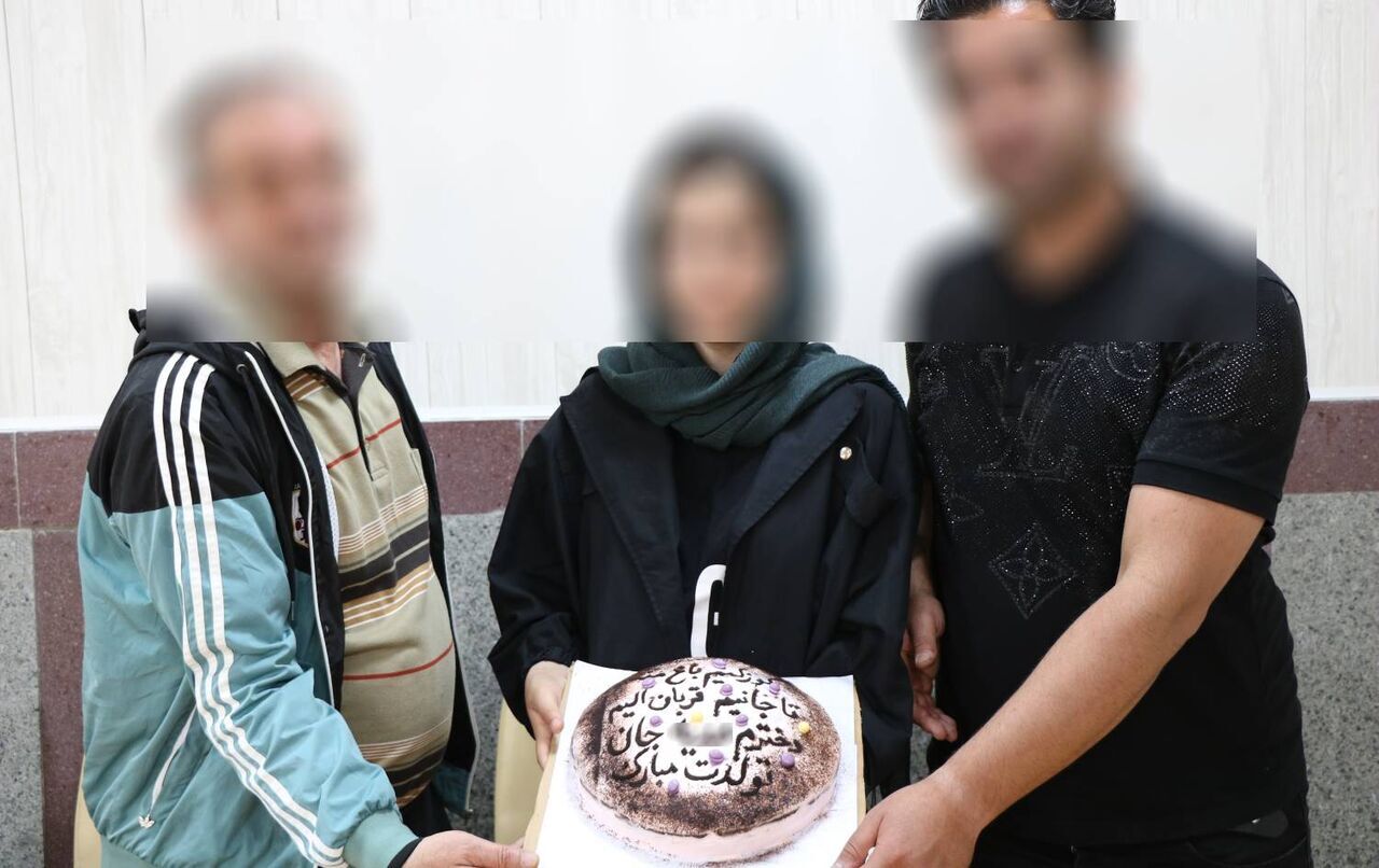 فرزند مددجوی ندامتگاه قزلحصار ۱۴ سالگی را در کنار پدر جشن گرفت