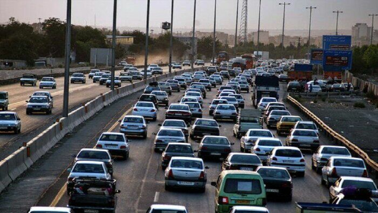 ترافیک سنگین و پرحجم در آزاده راه قزوین - کرج