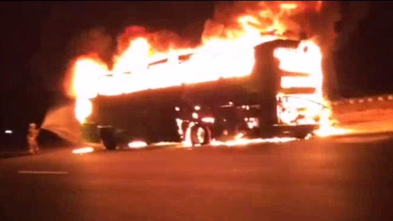 آتش‌سوزی اتوبوس در دالکی تلفات و مصدوم نداشت