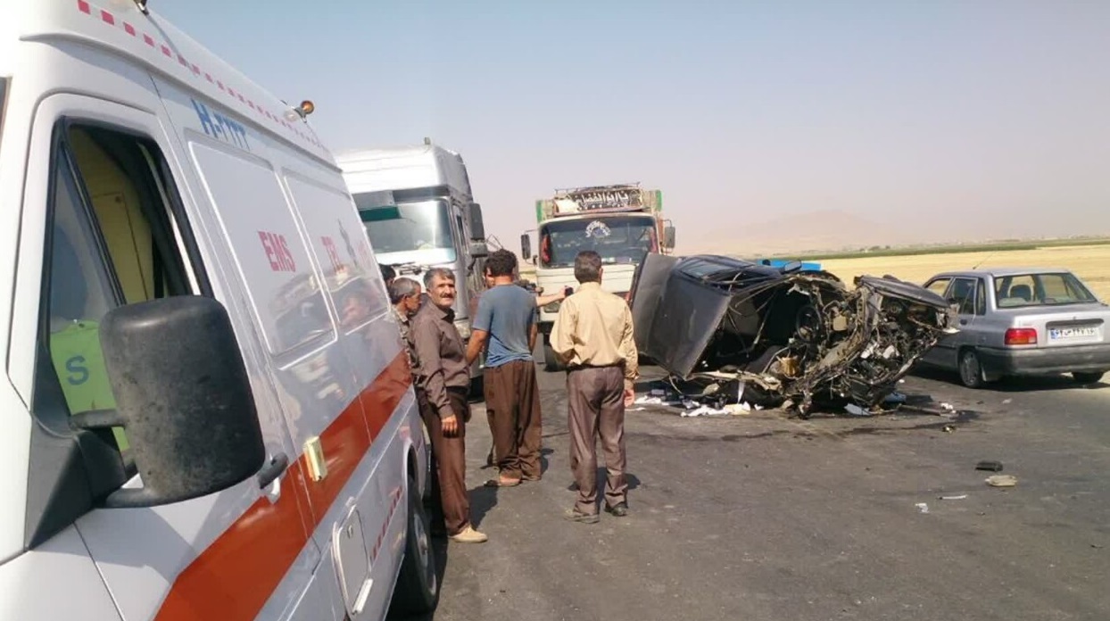 تصادف سه خودرو در جنوب کرمان ۱۰ مصدوم برجا گذاشت