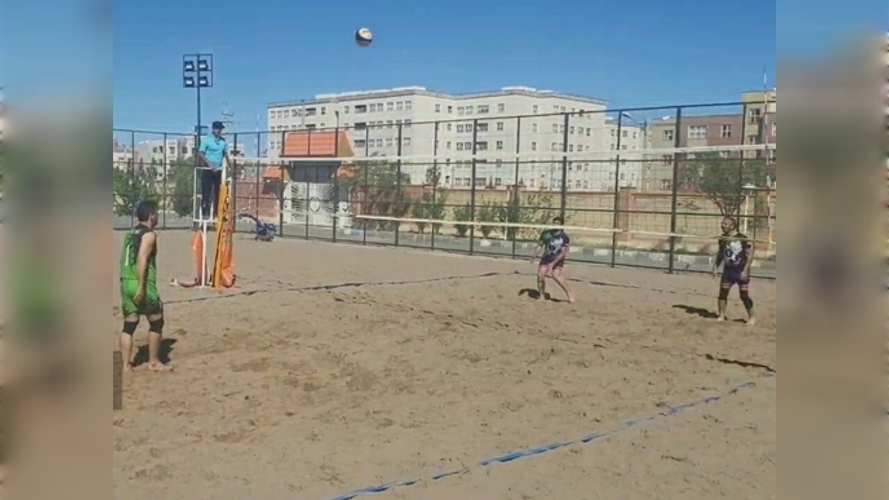 مسابقات والیبال ساحلی بزرگسالان استان قم برگزار شد