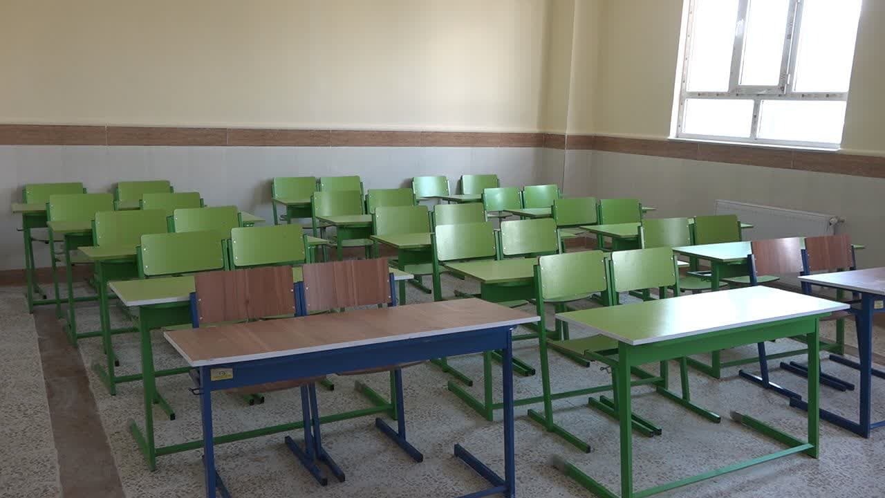 تحویل  ۴۵۰ کلاس درس در آذربایجان غربی