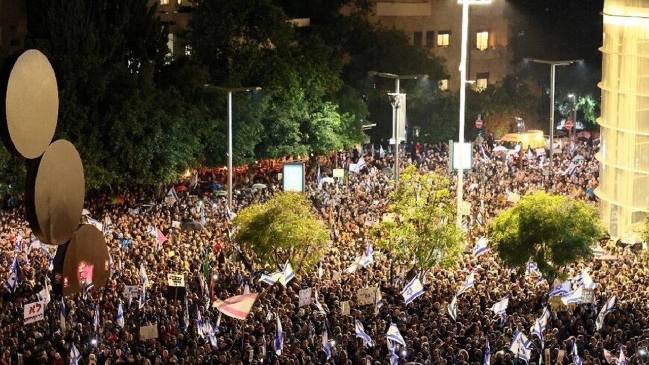 تظاهرات هزاران اسرائیلی علیه نتانیاهو در تل‌آویو + فیلم
