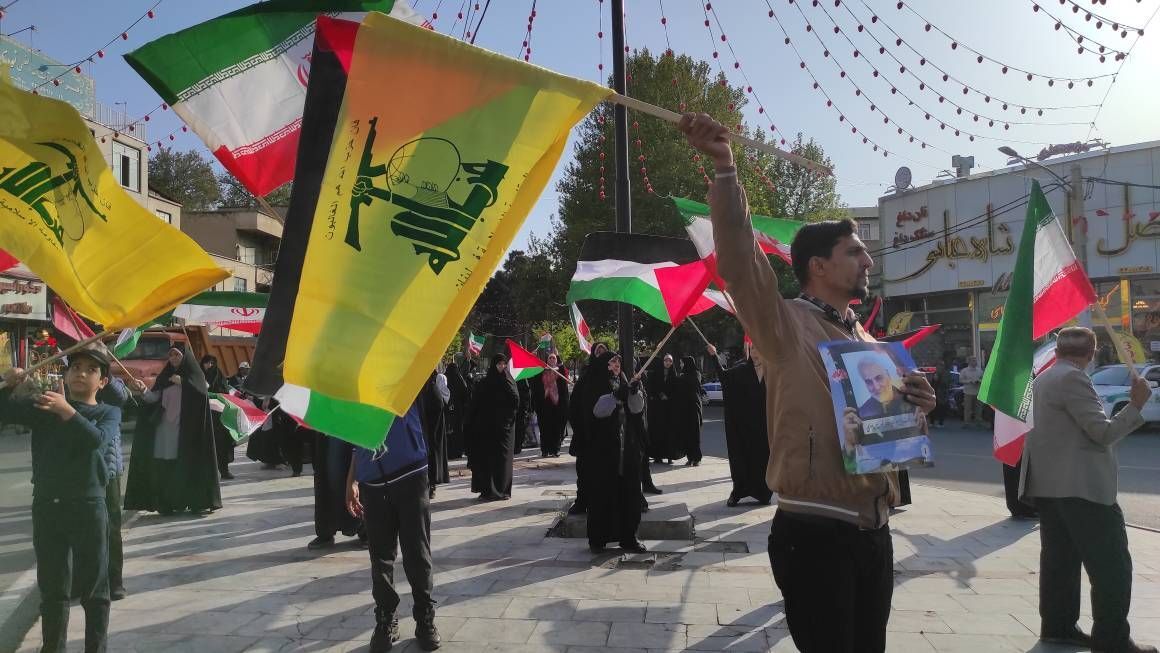 تجمع مردم کرج در حمایت از حمله پهپادی به رژیم صهیونیستی