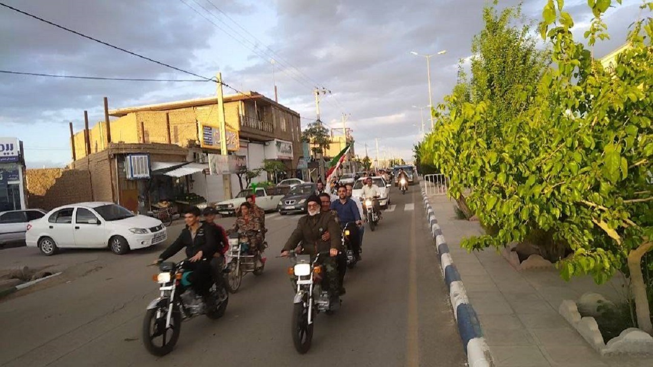 رژه موتوری مردم شهر انابد در حمایت از عملیات وعده صادق ایران علیه اسرائیل + تصاویر
