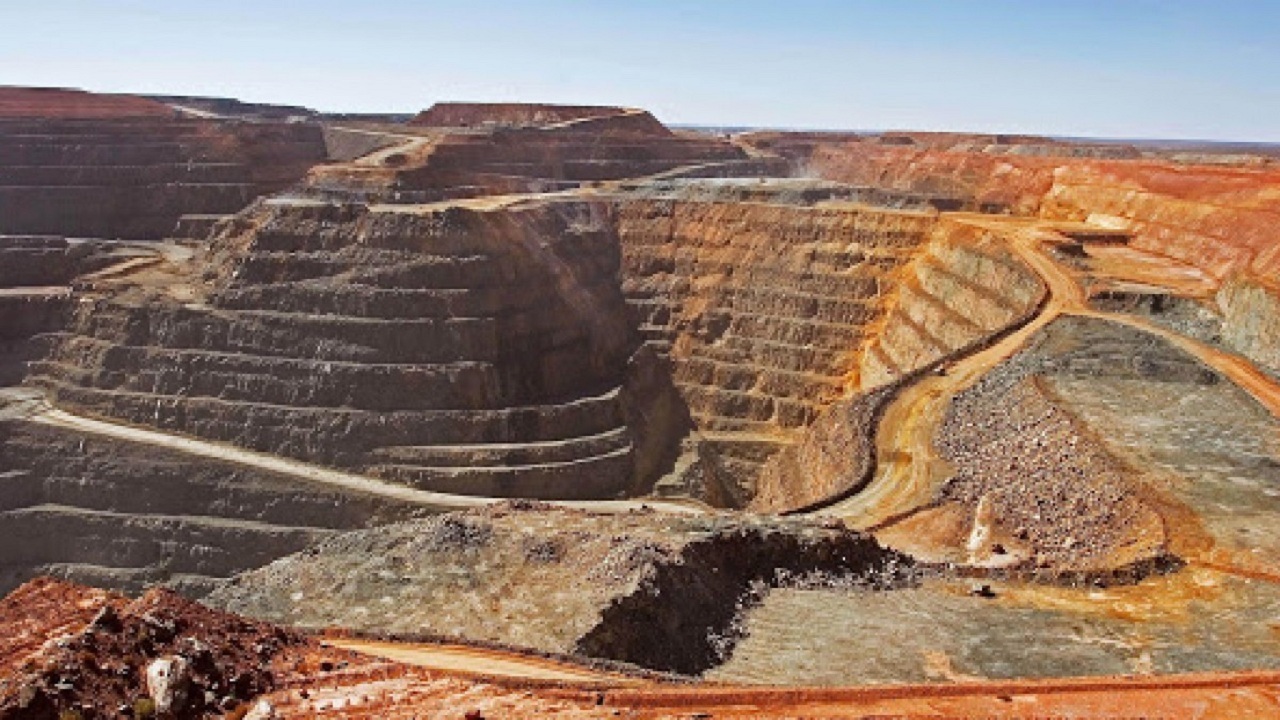 احیا و فعال سازی ۷۴ معدن در آذربایجان غربی/برگزاری مزایده برای فعال سازی ۱۸۰ معدن غیرفعال