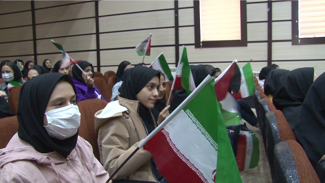 حمایت دانش آموزان همدانی از عملیات مقتدرانه سپاه