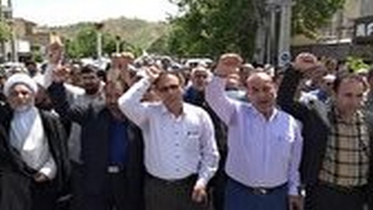 تجمع مردم دره شهر در حمایت از حمله به اسرائیل