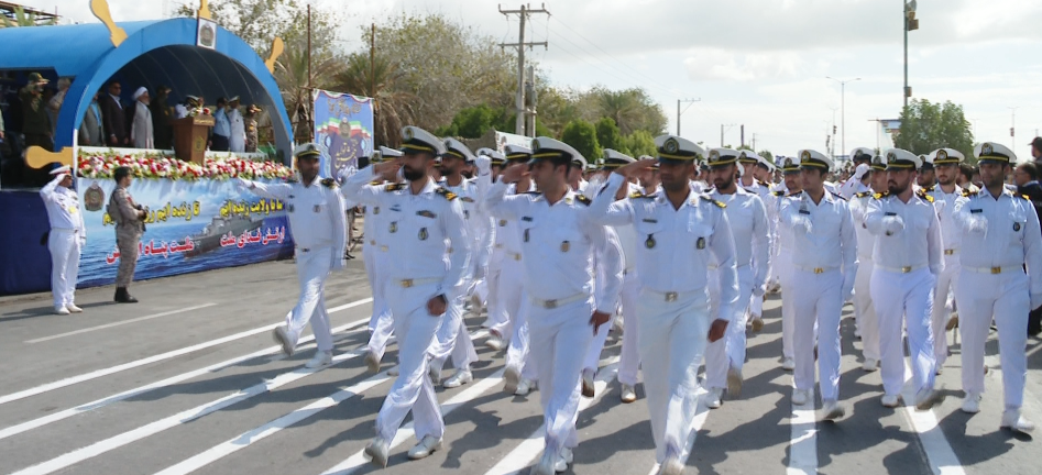 مراسم رژه گرامیداشت سالروز ارتش در بندرعباس
