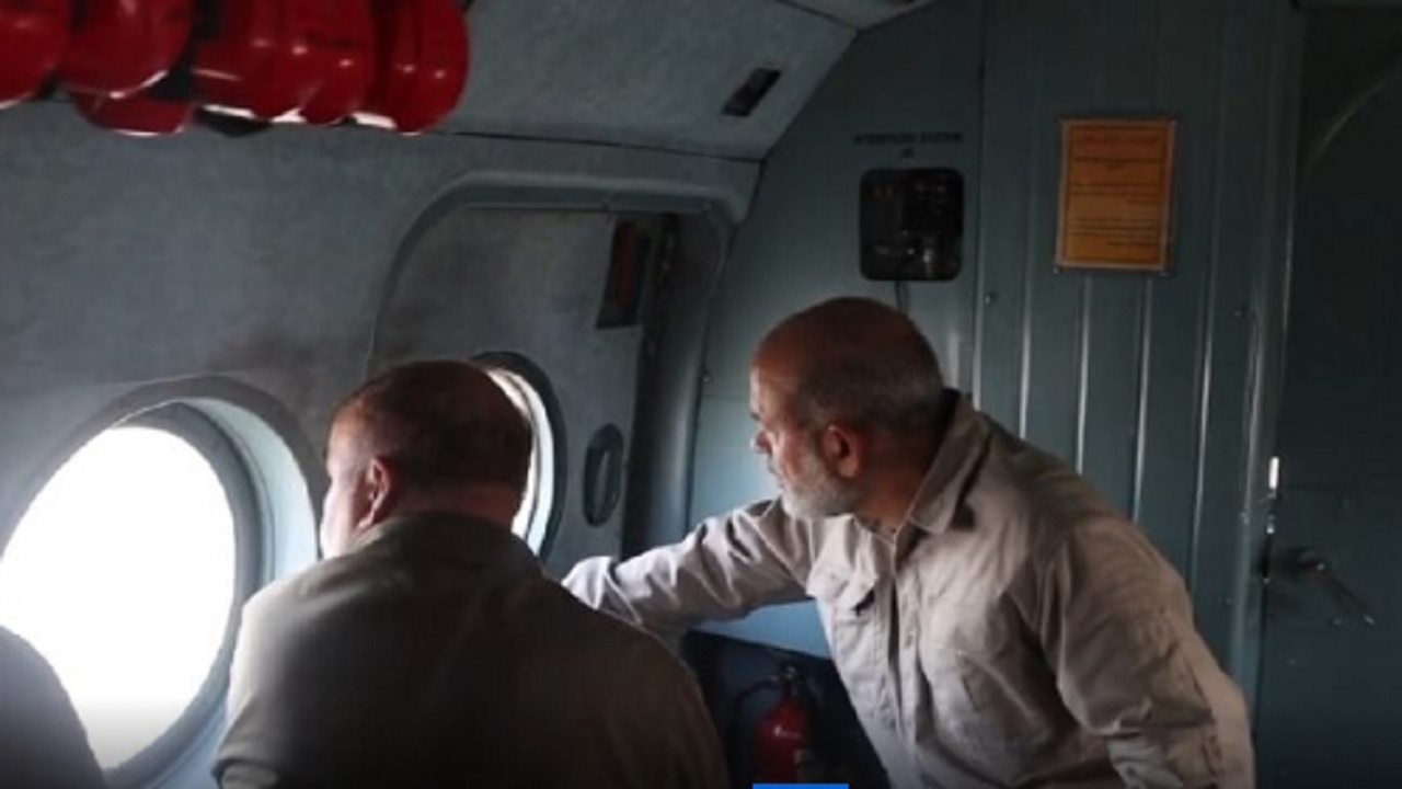 بازدید میدانی وزیر کشور از نحوه امدادرسانی در مناطق سیلزده سیستان و بلوچستان