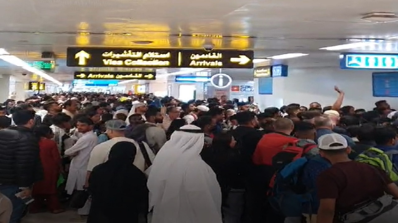 معطلی ۲ روزه مسافران در فرودگاه شارجه امارات به روایت شهروند ایرانی + فیلم