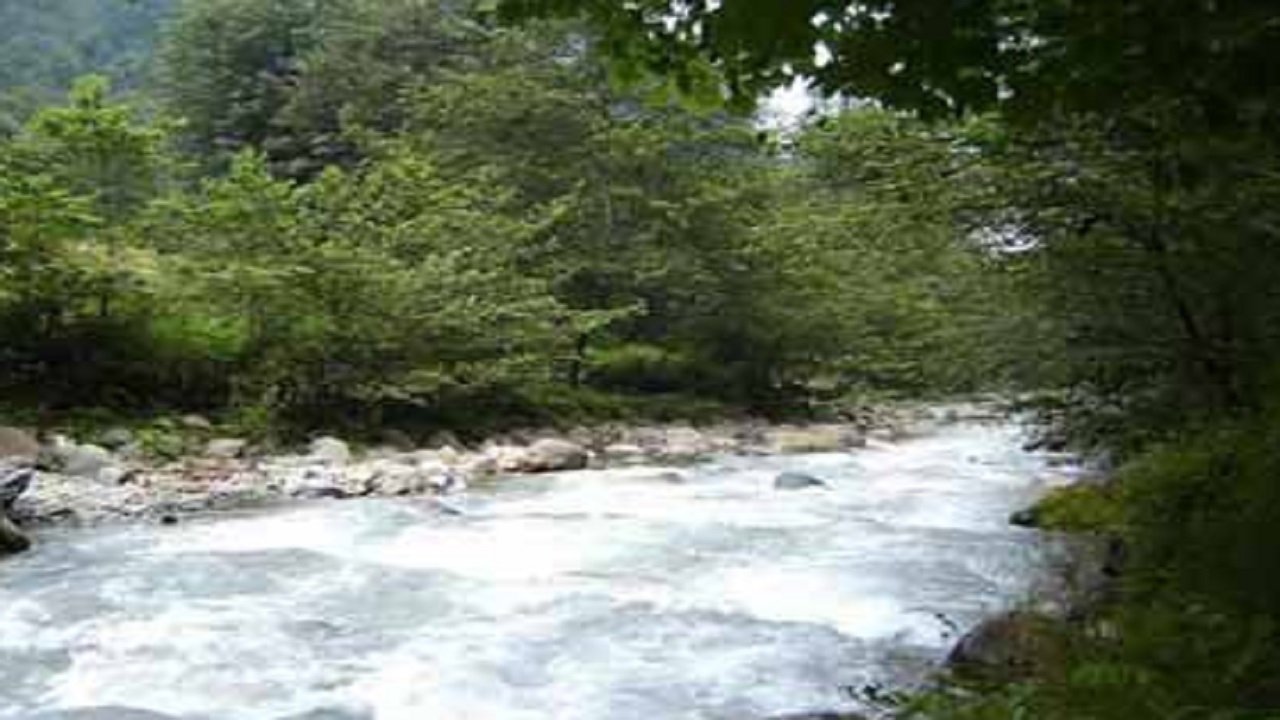 صدای آرامش بخش رودخانه در میان کوه‌های روستای بهرام آباد + فیلم