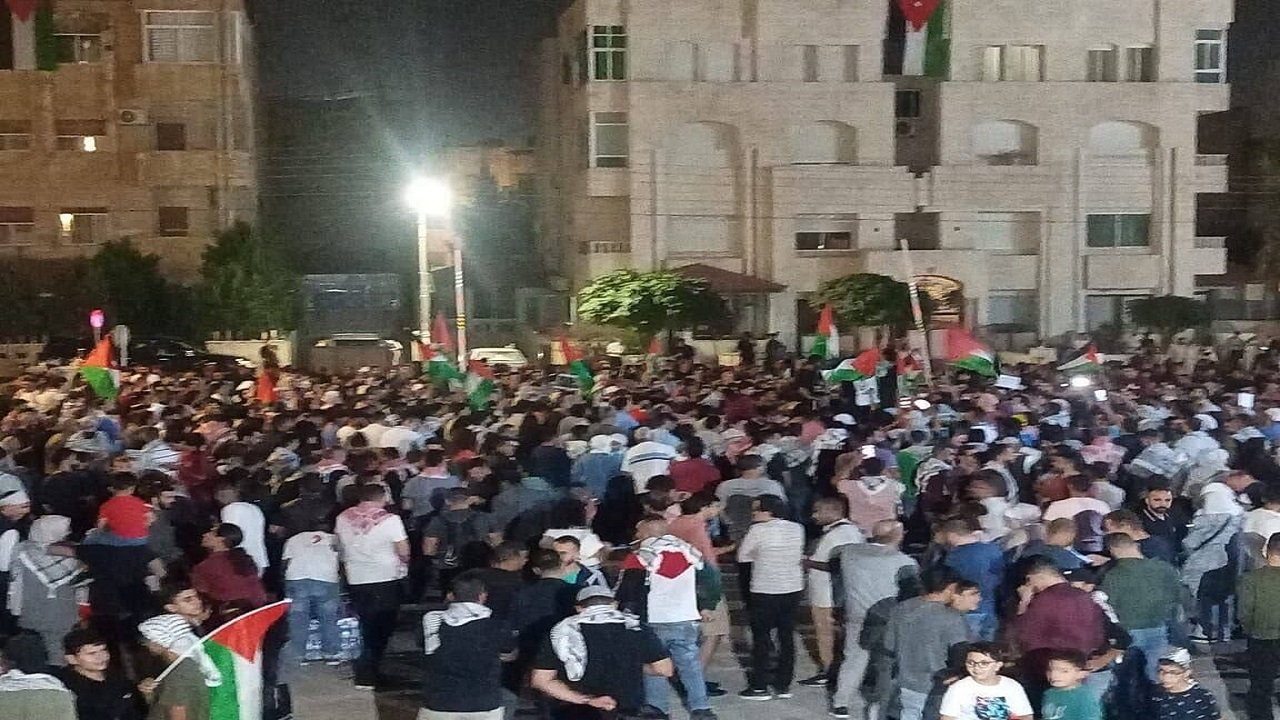 تظاهرات اردنی‌ها در محکومیت جنایت بیمارستان الشفا در غزه