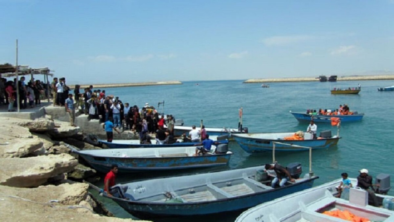سه اسکله مجاز قایقرانی در ساحل بندر بوشهر راه اندازی شد