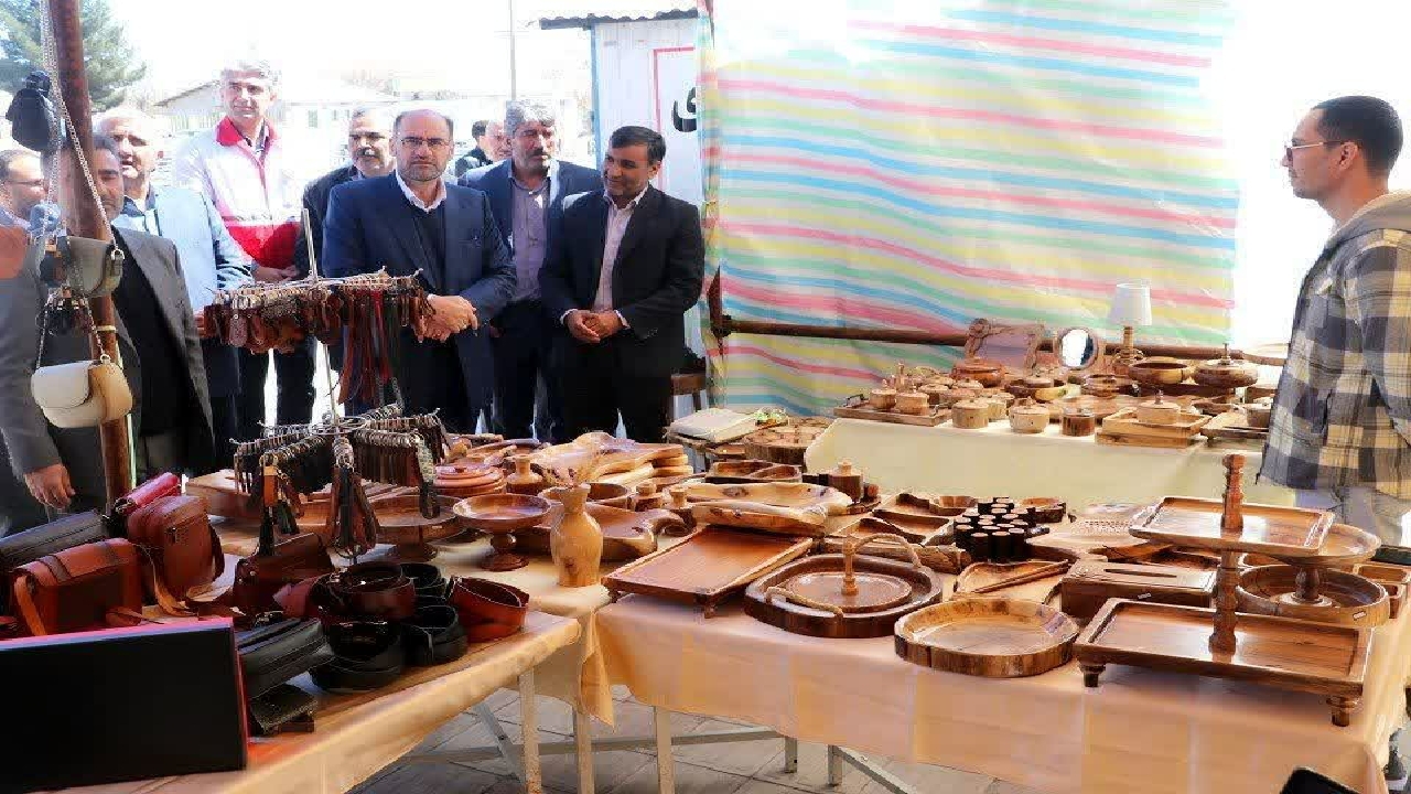برپایی نمایشگاه نوروزی صنایع دستی در بوئین زهرا