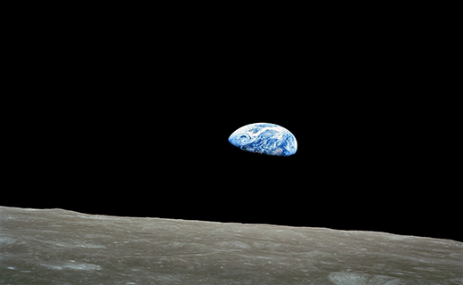 تصویری از طلوع زمین