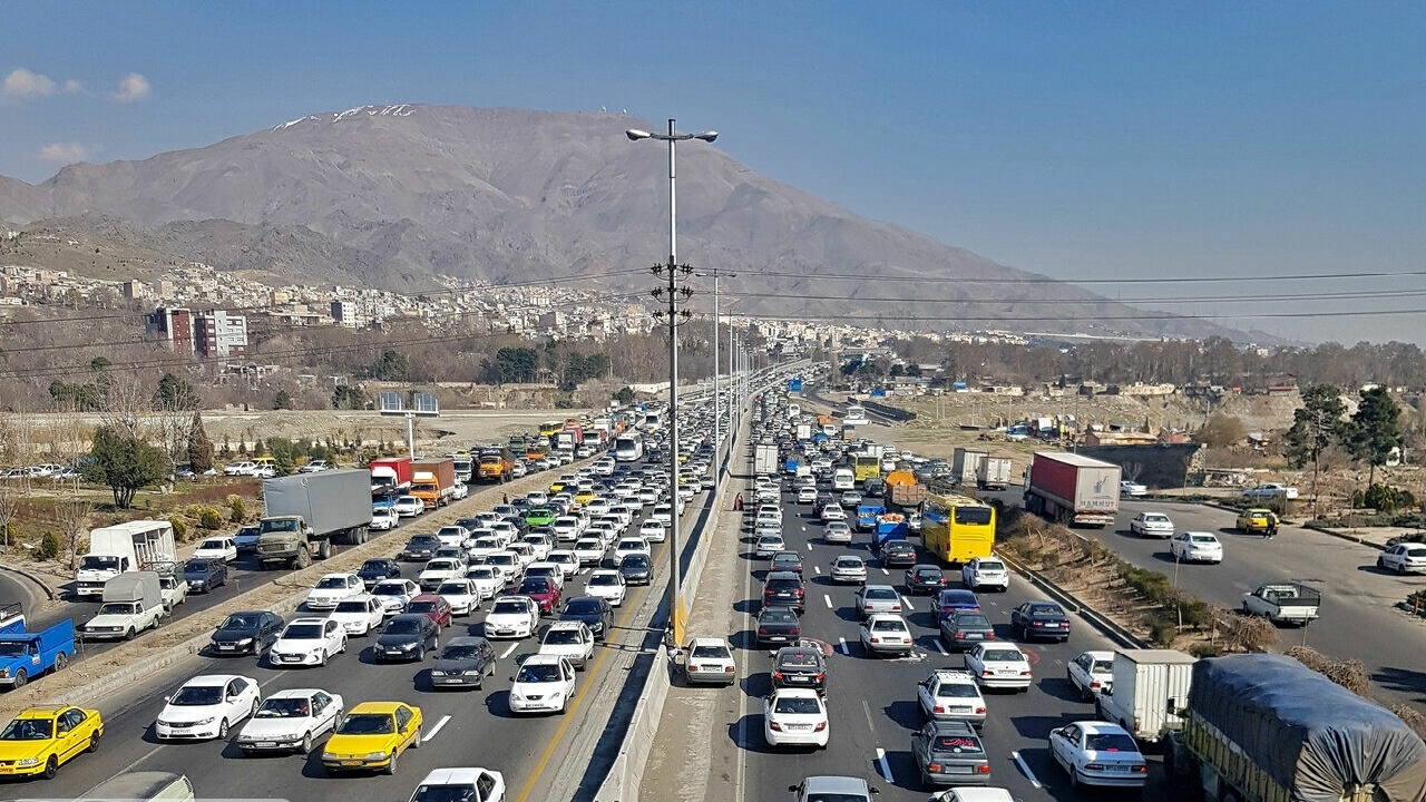 تردد بیش از یک میلیون و ۳۰۰ هزار خودرو طی یک روز در قزوین