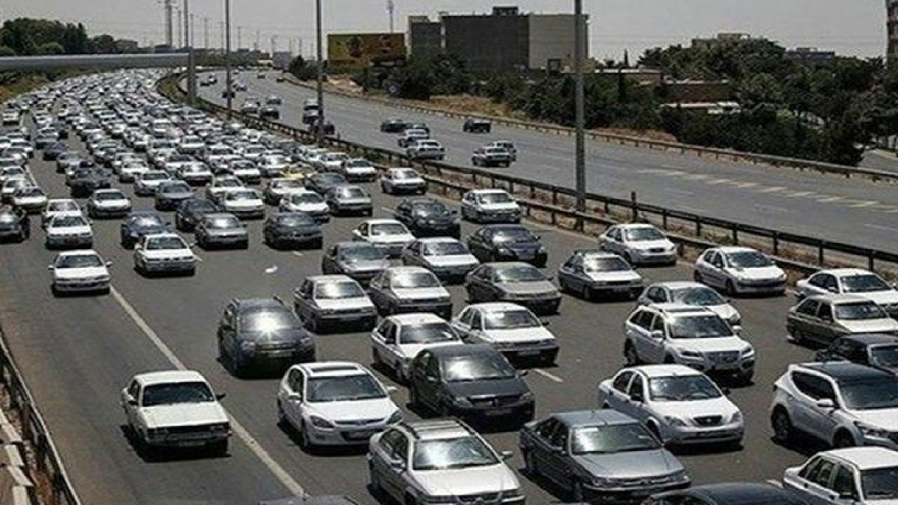 تردد خودرو‌ها در قزوین از مرز ۱۴ میلیون و ۶۰۰ هزار دستگاه گذشت