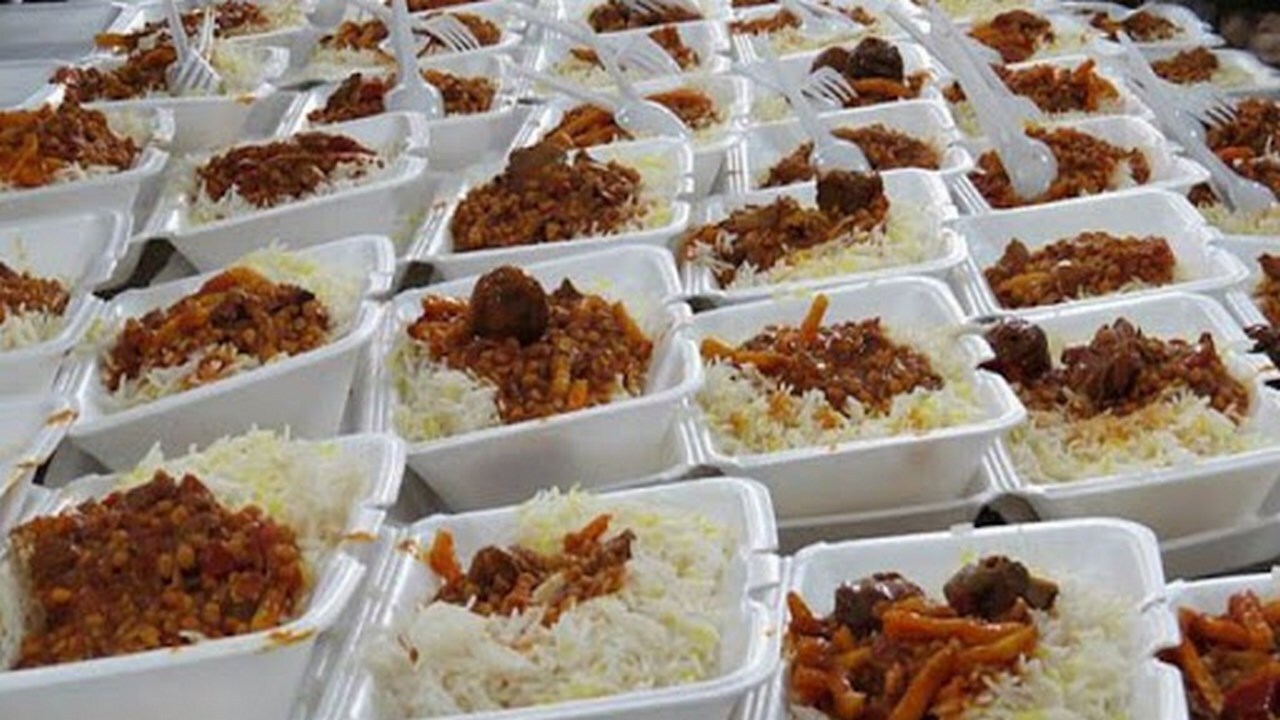 توزیع ۶۷ هزار پرس غذای گرم در بین نیازمندان ایلامی