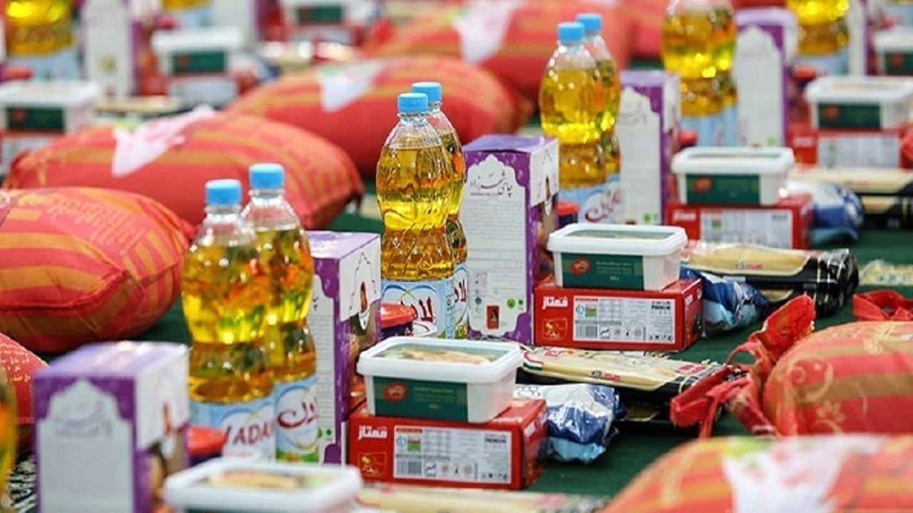 توزیع بسته های معیشتی و پیتزای نذری در شاهرود