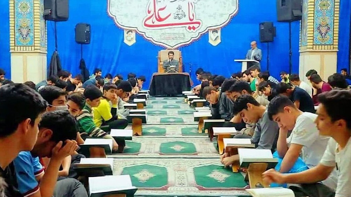 آماده‌سازی مساجد برای سه روز خلوت با خدا + فیلم