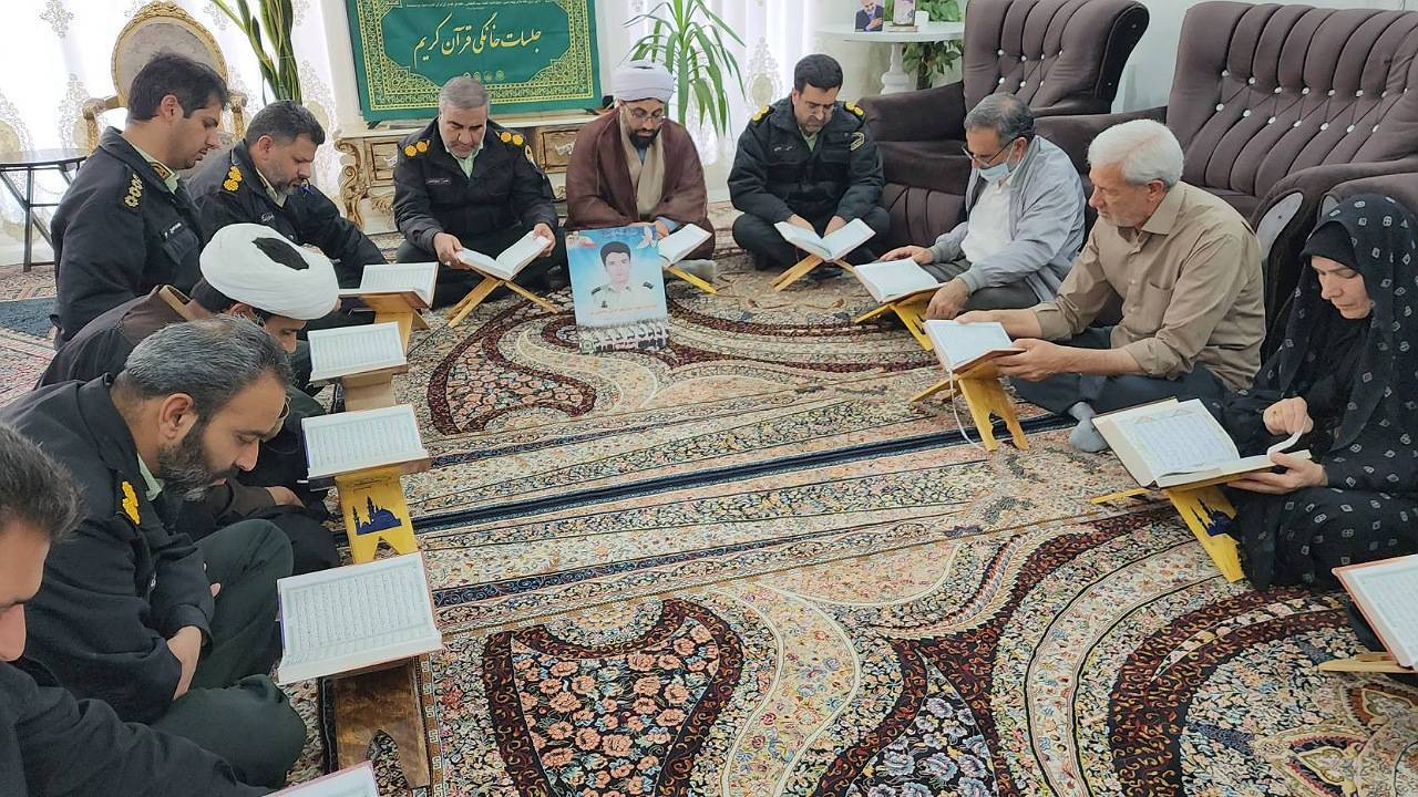 دیدار سرهنگ با افتخار با خانواده شهید سید فخرالدین هاشمی