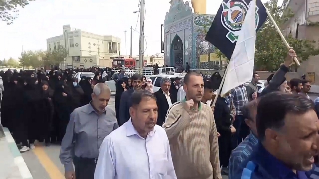 برگزاری راهپیمایی حمایت از وعده صادق بعد از اقامه نماز جمعه در چرمهین + فیلم