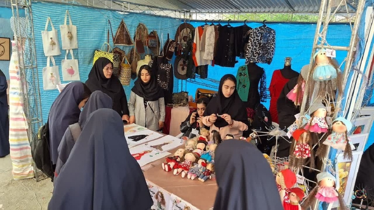 افتتاح نمایشگاه معرفی مشاغل در شهرستان البرز