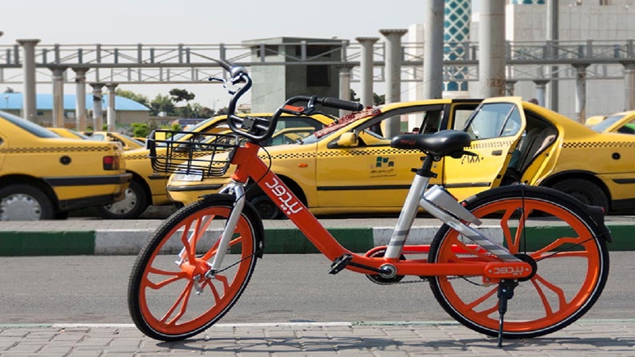 دوچرخه‌هایی که در تهران محو شدند / شانس گرفته شده از مردم را به آن‌ها بازگردانیم