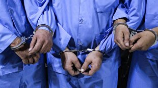 دستبند پلیس بر دستان فروشندگان مواد مخدر در آبادان