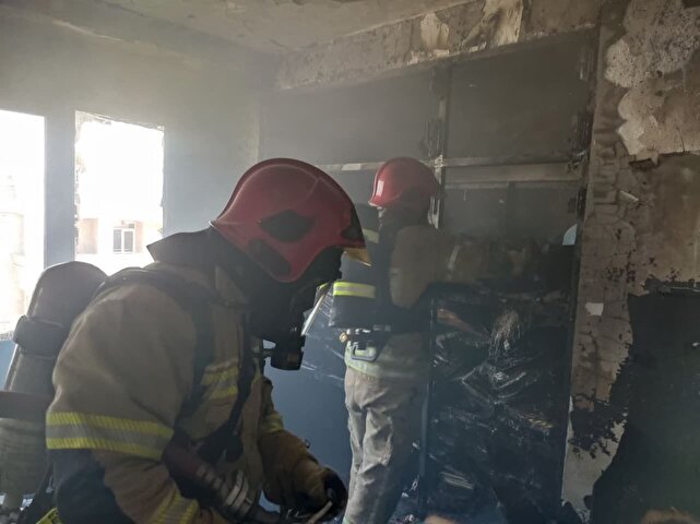 باشگاه خبرنگاران -مهار آتش سوزی انبار قطعات خودرو در کرج
